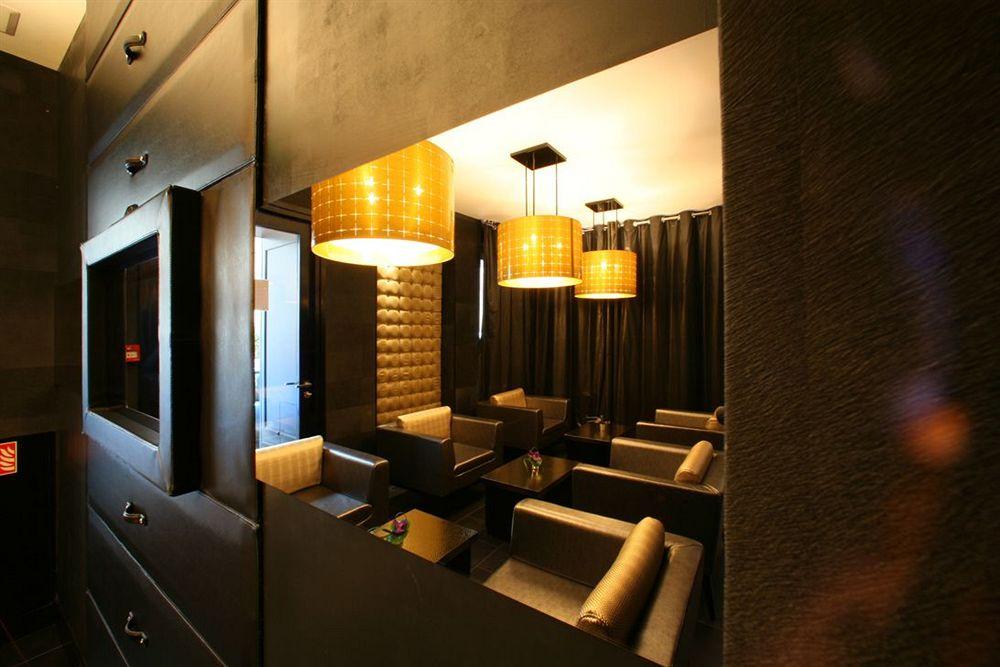 L'Adresse Hotel Paris Exterior foto