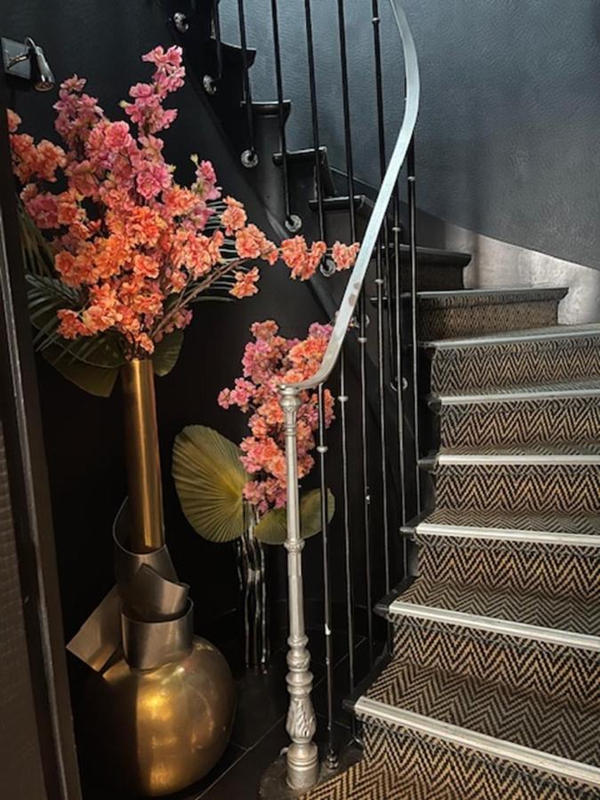 L'Adresse Hotel Paris Exterior foto